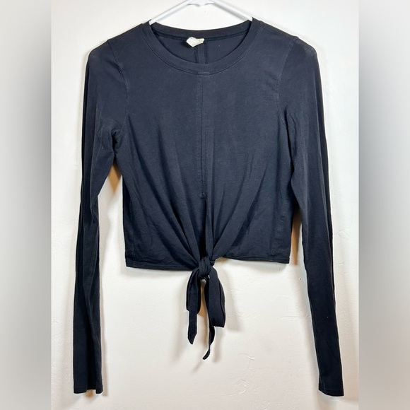 Lululemon Athletica Time To Restore Long Sleeve Tie Front Shirt Black Size 4 GUC - Picture 2 of 5